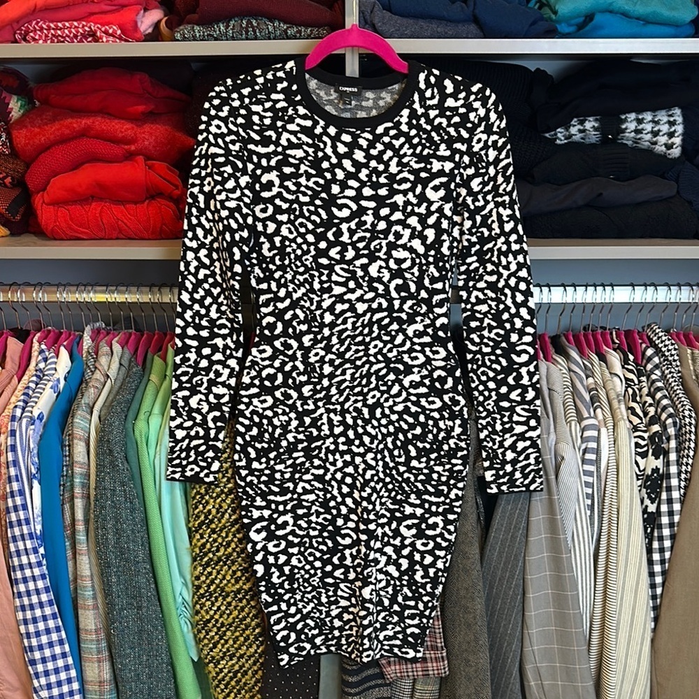 Express black/white spotted long sleeve heavy knit bodycon dress size XS NWOT